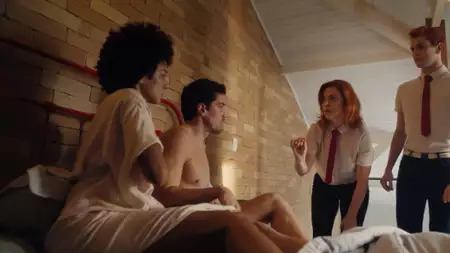 Nobody's Looking - galeria zdjęć - filmweb
