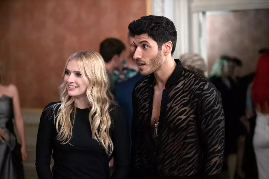 Emily w Paryżu - galeria zdjęć - filmweb