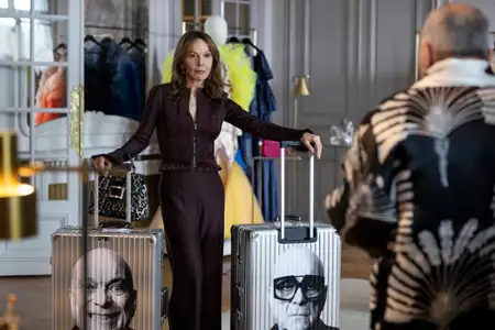 Emily w Paryżu - galeria zdjęć - filmweb