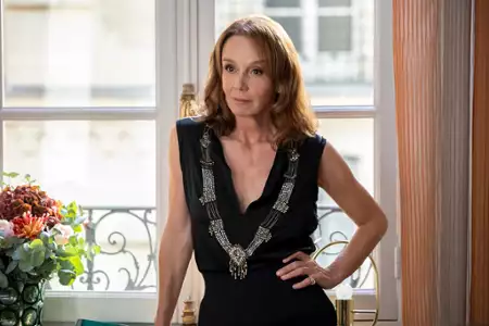 Emily w Paryżu - galeria zdjęć - filmweb