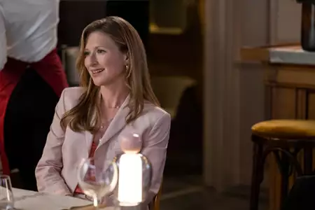 Emily w Paryżu - galeria zdjęć - filmweb