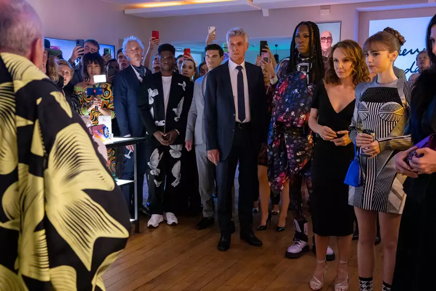 Emily w Paryżu - galeria zdjęć - filmweb