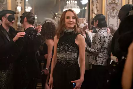 Emily w Paryżu - galeria zdjęć - filmweb