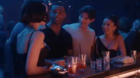 Emily w Paryżu - galeria zdjęć - filmweb