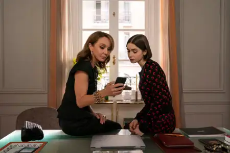 Emily w Paryżu - galeria zdjęć - filmweb