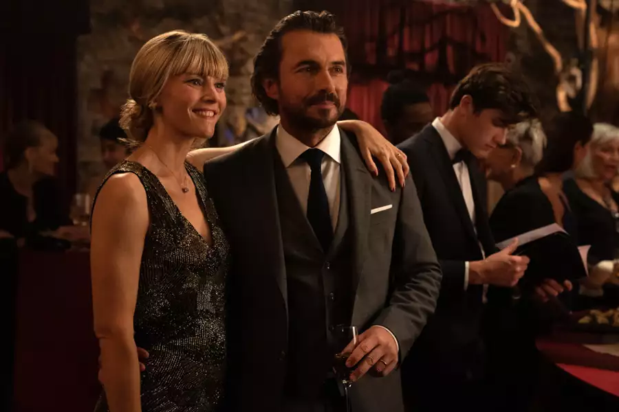 Emily w Paryżu - galeria zdjęć - filmweb