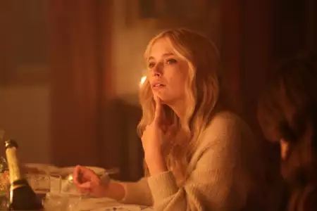 Emily w Paryżu - galeria zdjęć - filmweb