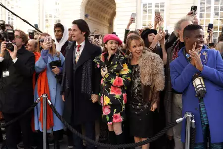 Emily w Paryżu - galeria zdjęć - filmweb