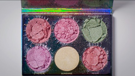 Sezon 1 Odcinek 1 Makeup Mayhem