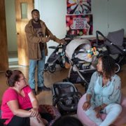 Fatherhood - galeria zdjęć - filmweb