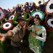 Besharam - galeria zdjęć - filmweb
