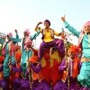 Besharam - galeria zdjęć - filmweb