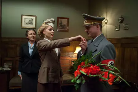 Ambassada - galeria zdjęć - filmweb