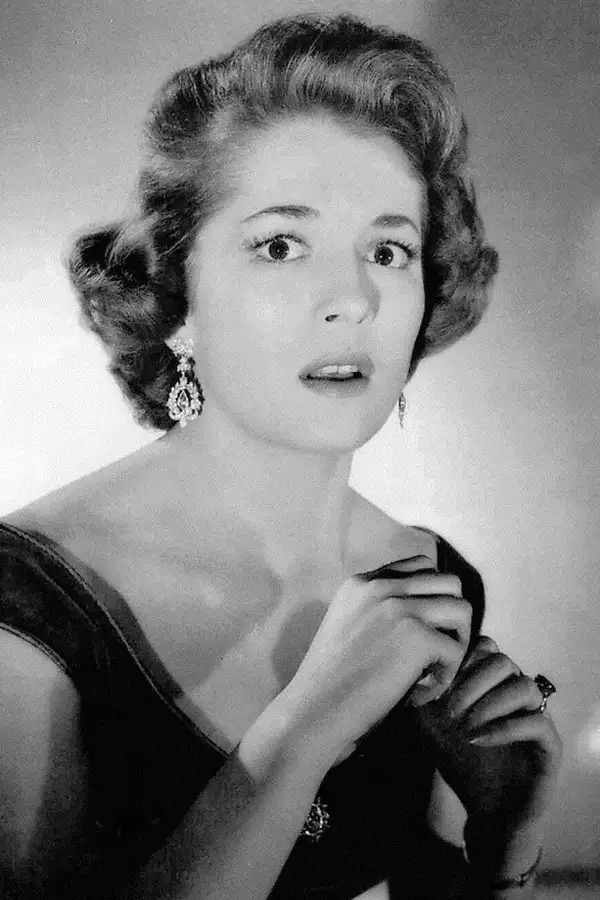 Wioska przeklętych - galeria zdjęć - filmweb