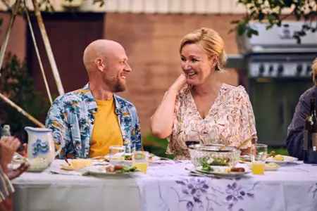 Stary człowiek w poszukiwaniu escorta - galeria zdjęć - filmweb