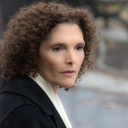 Mary Elizabeth Mastrantonio w Limitless