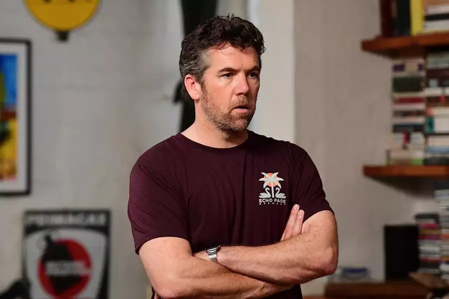 Colin from Accounts - galeria zdjęć - filmweb