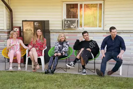 Schitt's Creek - galeria zdjęć - filmweb