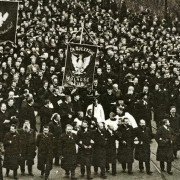 Z dala od orkiestry - galeria zdjęć - filmweb