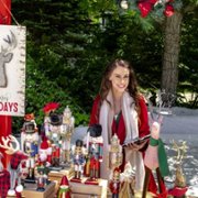 Christmas at Pemberley Manor - galeria zdjęć - filmweb