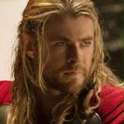 Chris Hemsworth w Thor: Mroczny świat