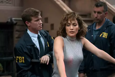 Uwikłana - galeria zdjęć - filmweb