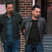 Shades of Blue - galeria zdjęć - filmweb