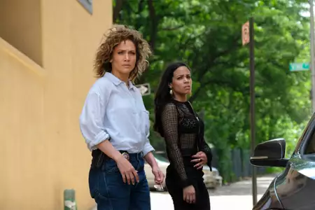 Uwikłana - galeria zdjęć - filmweb
