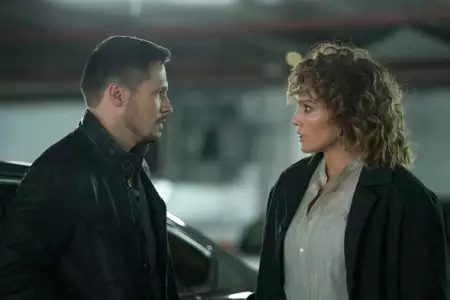Uwikłana - galeria zdjęć - filmweb