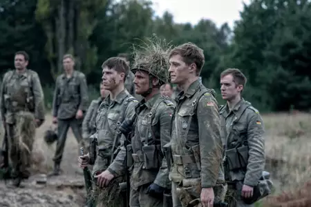 Szpieg D'83 - galeria zdjęć - filmweb