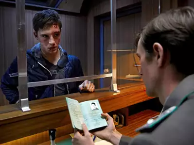 Szpieg D'83 - galeria zdjęć - filmweb