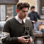 We Were the Lucky Ones - galeria zdjęć - filmweb