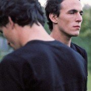 Donne-moi la main - galeria zdjęć - filmweb
