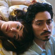 Between Us - galeria zdjęć - filmweb