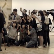 L'homme qui peint des gouttes d'eau - galeria zdjęć - filmweb