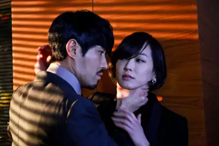 Atena: Jeonjaengui yeosin - galeria zdjęć - filmweb