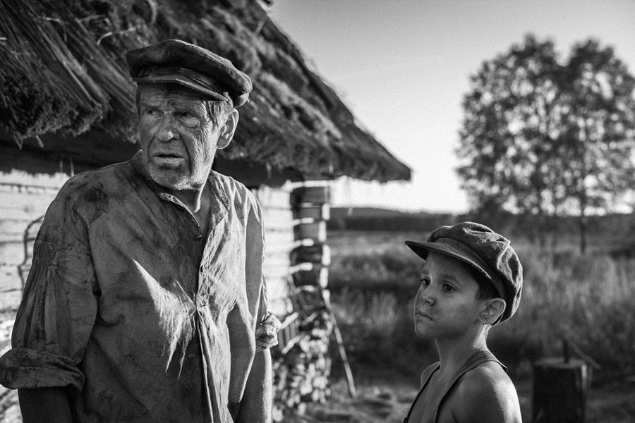 Dziecko wojny (recenzja filmu Malowany ptak)