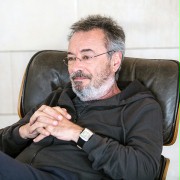 Oscar Mart&iacute;nez