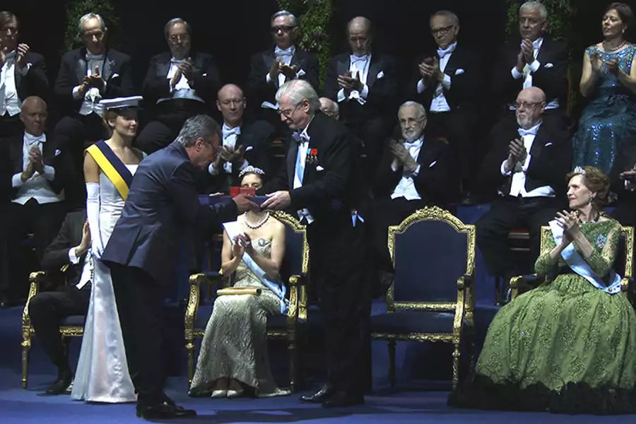 Honorowy obywatel - galeria zdjęć - filmweb