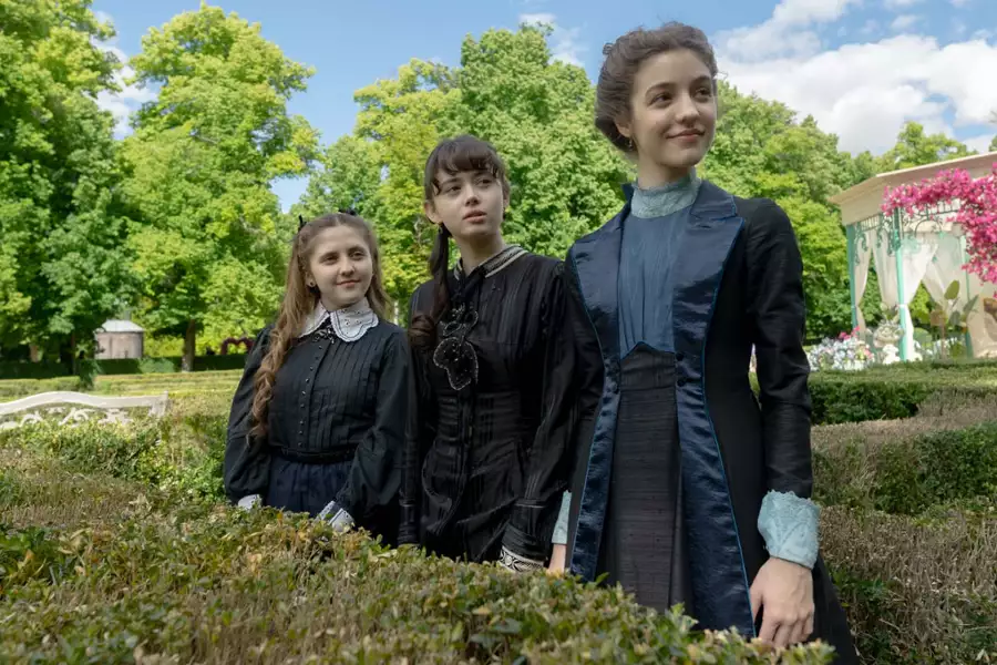 Przewodniczki młodych dam - galeria zdjęć - filmweb
