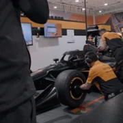 Kyle Larson vs The Double - galeria zdjęć - filmweb