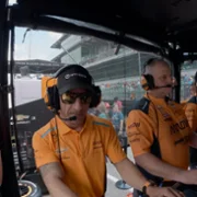 Kyle Larson vs The Double - galeria zdjęć - filmweb