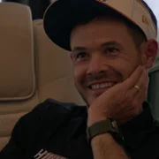 Kyle Larson vs The Double - galeria zdjęć - filmweb