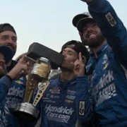 Kyle Larson vs The Double - galeria zdjęć - filmweb