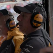 Kyle Larson vs The Double - galeria zdjęć - filmweb