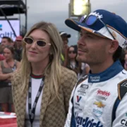 Kyle Larson vs The Double - galeria zdjęć - filmweb