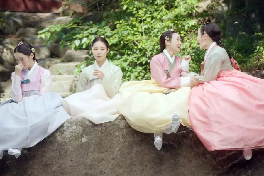 Sin-ib-sa-gwan Gu-hae-ryeong - galeria zdjęć - filmweb
