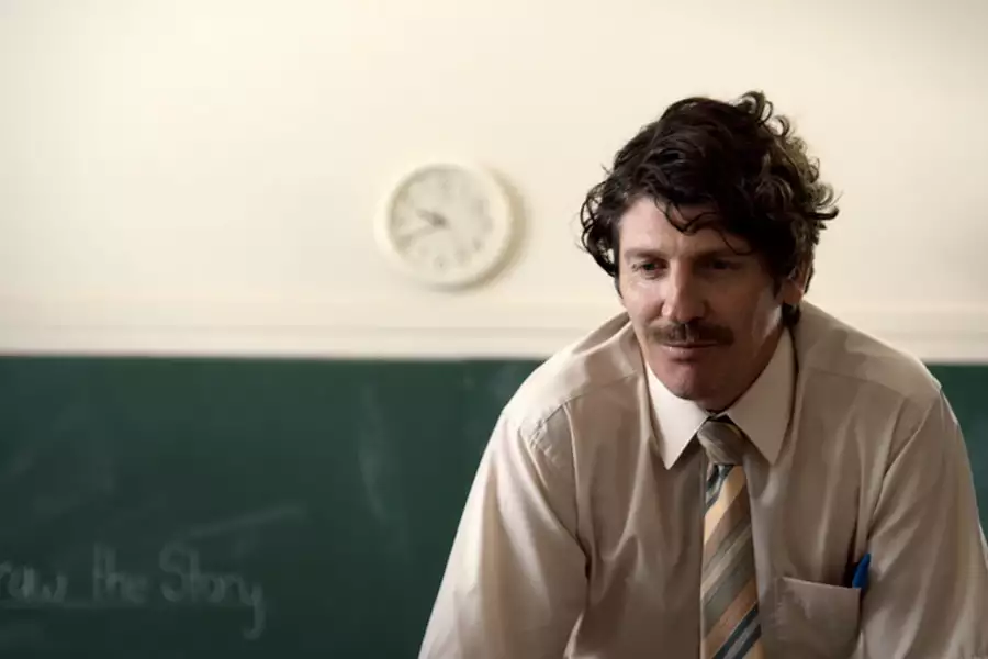 Dziewczynka w króliczej masce - galeria zdjęć - filmweb