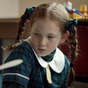 Bunny New Girl - galeria zdjęć - filmweb