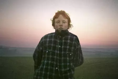 Burrowing - galeria zdjęć - filmweb